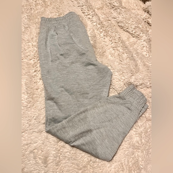 PUMA women’s cloudspun joggers!! - Picture 2 of 12
